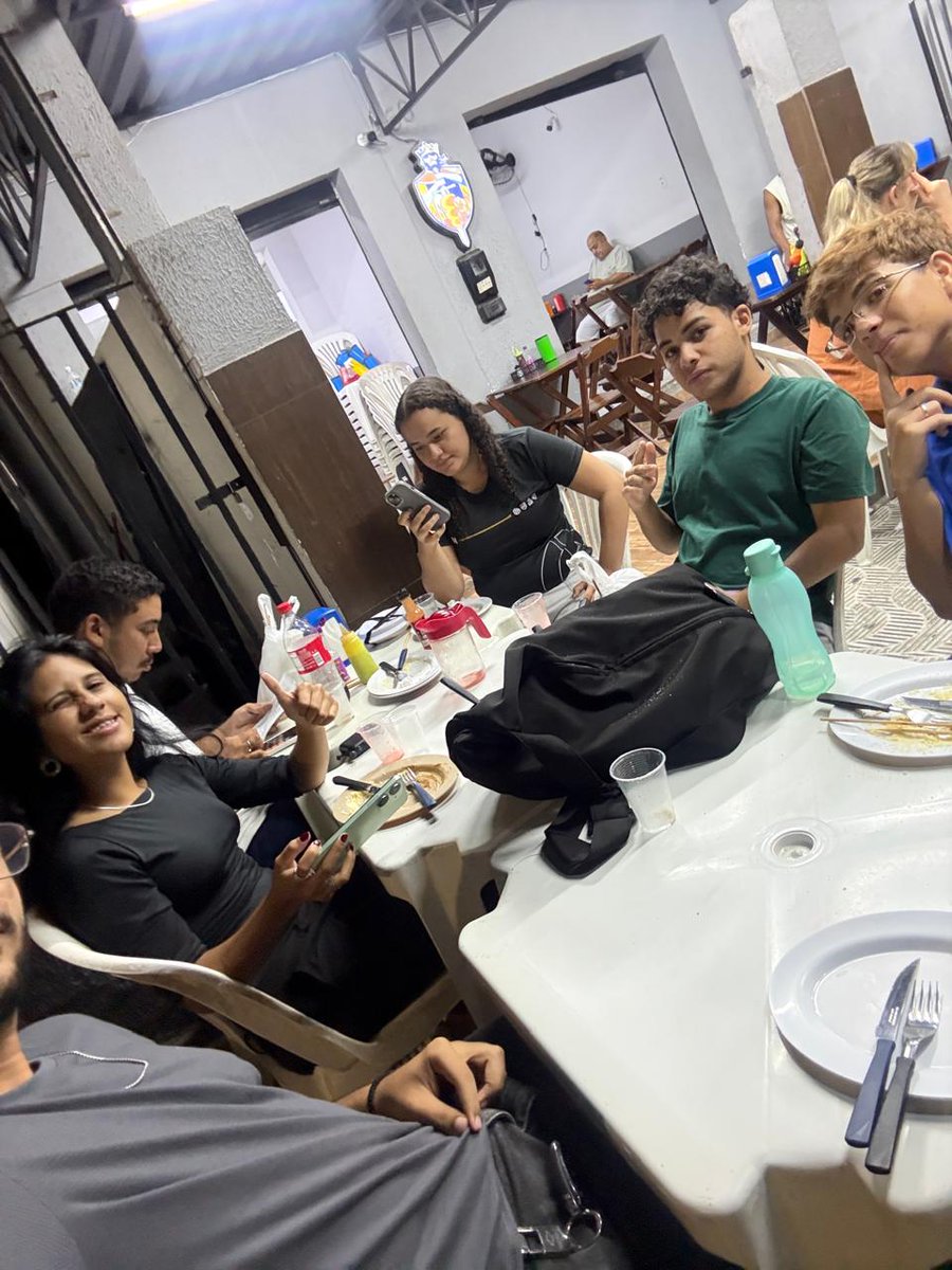 escrotinha tweet media