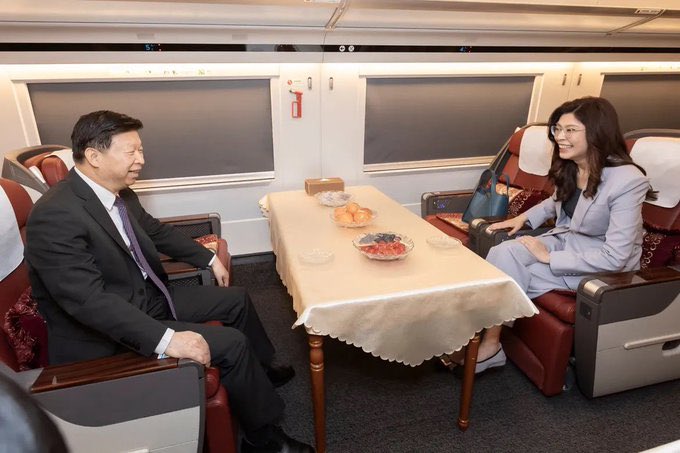 LyraInSpace's tweet photo. 中国国民党主席郑丽文7日率国民党访问团经上海抵达南京，开始大陆参访行程。 https://t.co/Tzro4s6p7V