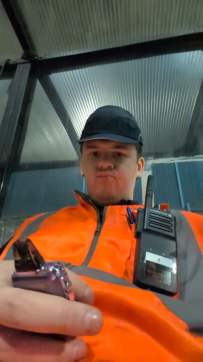 Jinx Spidox 👉 🚂🚃🚃 tweet media