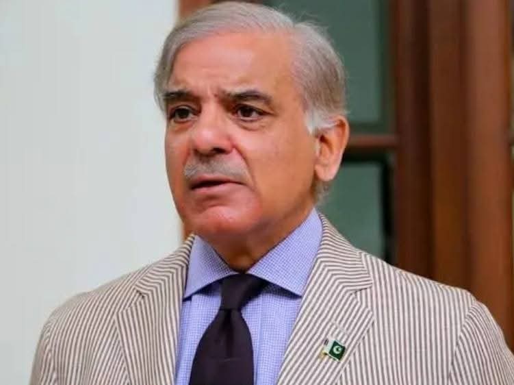 asmatforest's tweet photo. کسے علم تھا کہ جسے دس بیس کلومیٹر کا وزیراعظم کہا جاتا تھا آج پوری دنیا کی بربادی اور بقا کے درمیان دیوار بن کے کھڑا ہو گیا ہے اور پوری دنیا کے نظریں اسکی اپیل پر ٹکی ہیں۔
@MaryamNSharif @CMShehbaz @pmln_org #مزاحمت_سے_زنجیریں_ٹوٹیں_گی  @IranIntl  @PMLNDigital https://t.co/5LGNBY5B59
