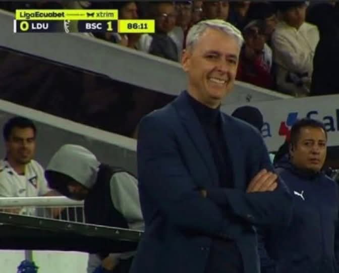 ESTE HIJO DE BUTA gana en Machala, en el Jocay, en la Luna de Always Ready. Y luego lo bailan todos, fútbol caipiriña definitivamente