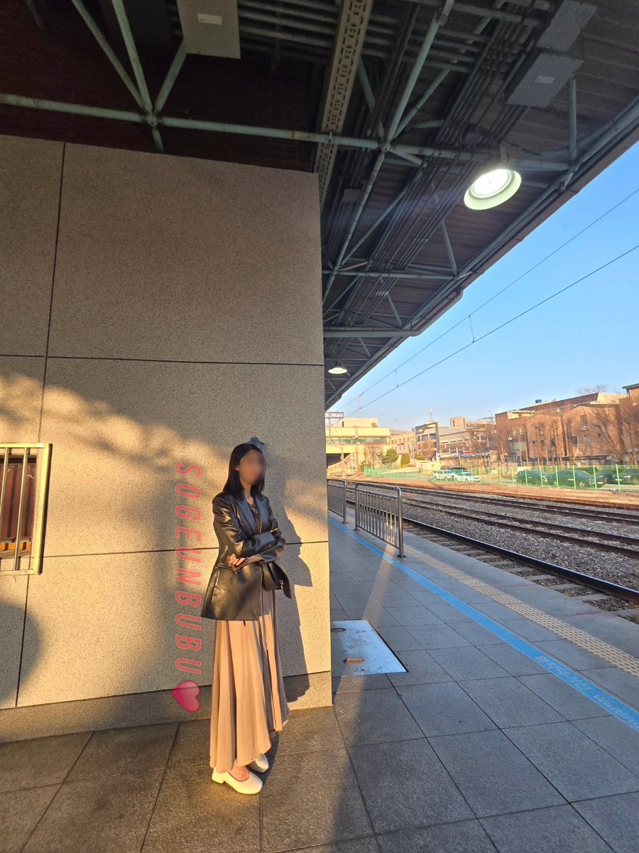 소근부부 tweet media