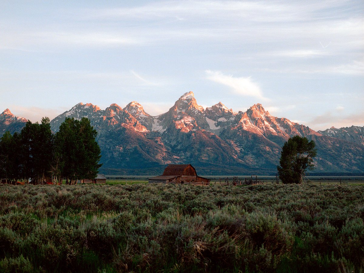 nev_in_color's tweet image. The light on the mountains just hits different in this one.