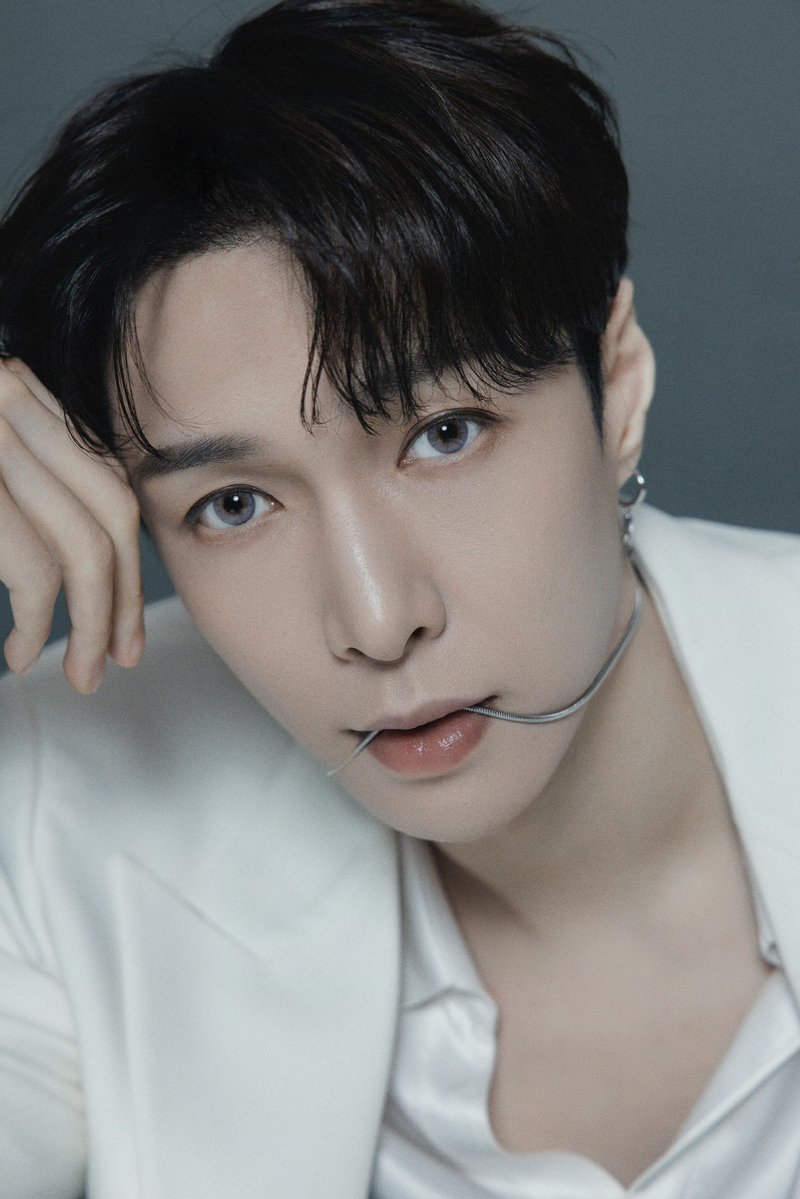 'KNOCK KNOCK!' tweet media