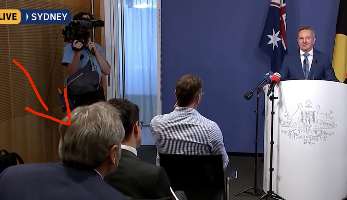 💧Sara tweet media