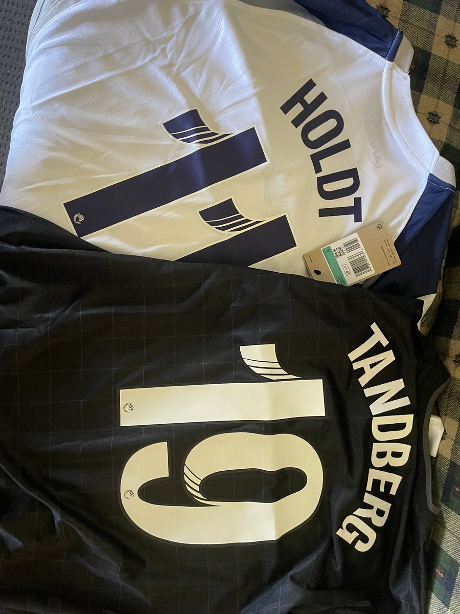 b ⚽︎ tweet media