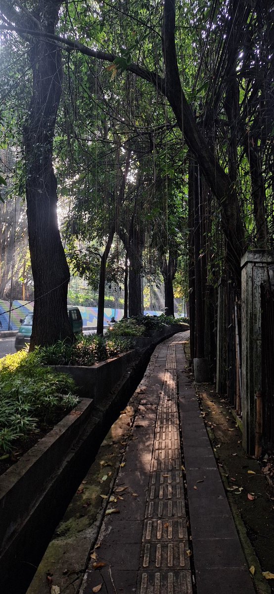 april jual kripik kuda lumping 🦖 tweet media