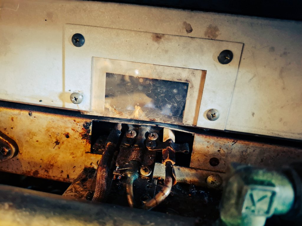 フェニックスバーガー tweet media