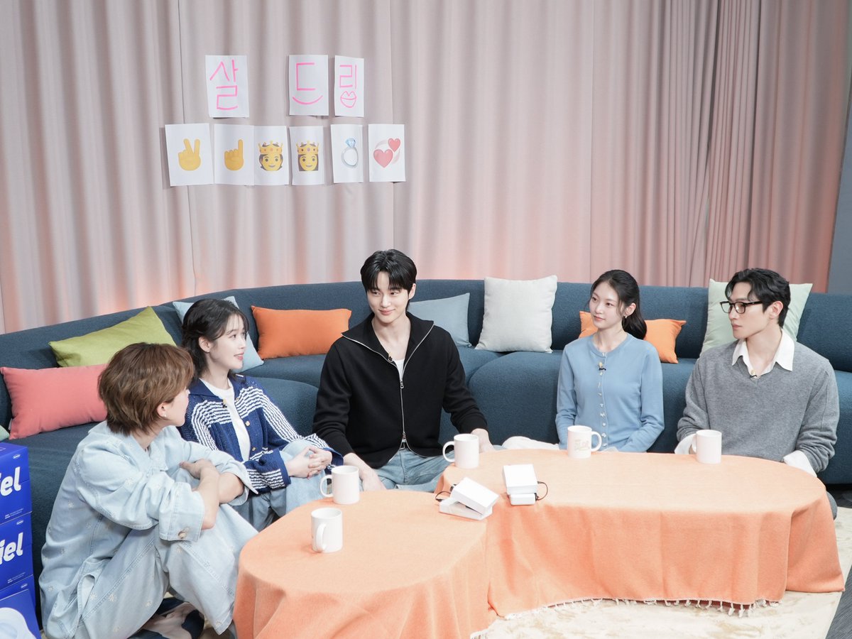 TEO_universe tweet media