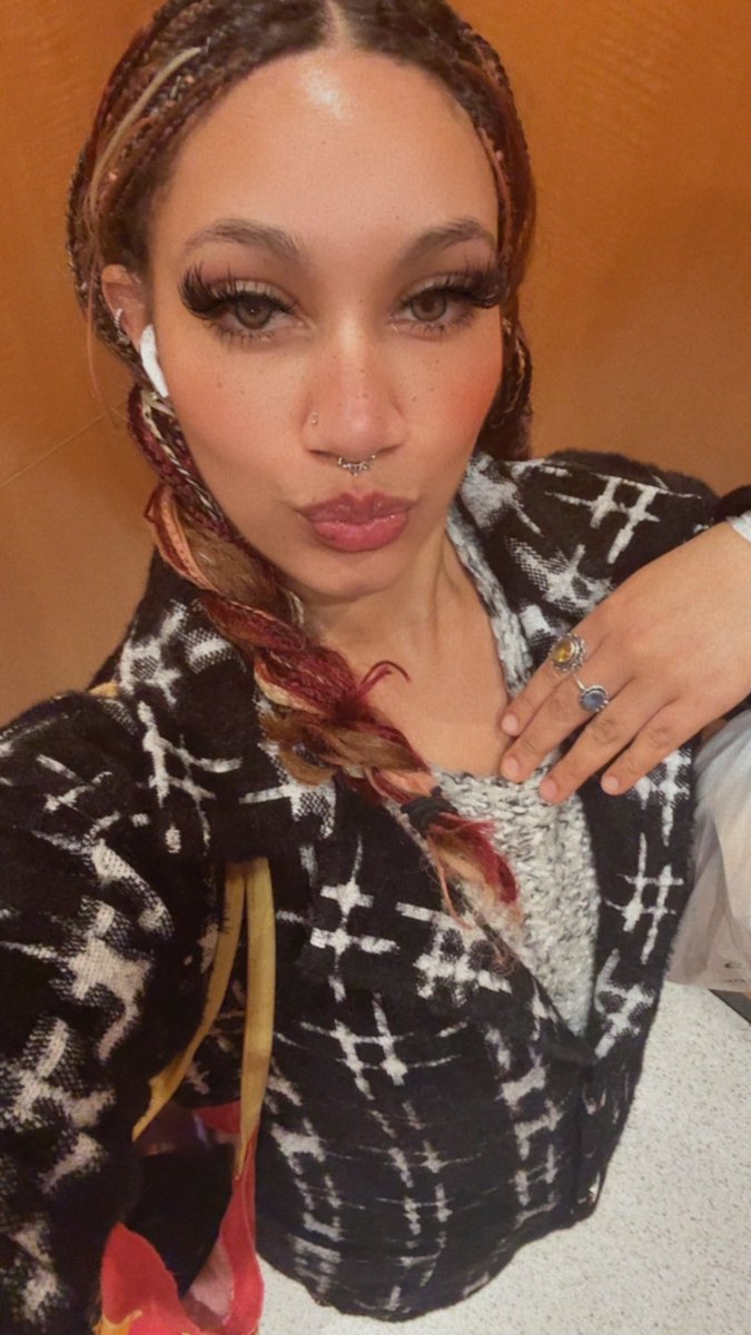 queenminx tweet media