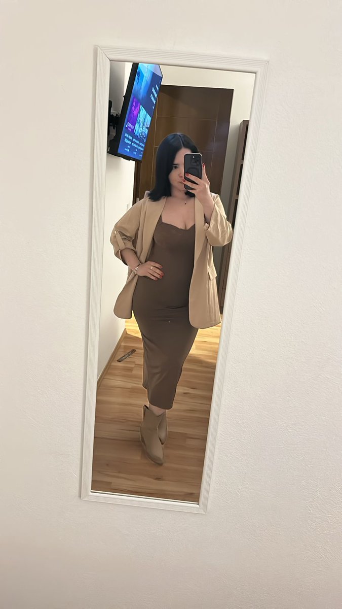 Emma Castillo tweet media