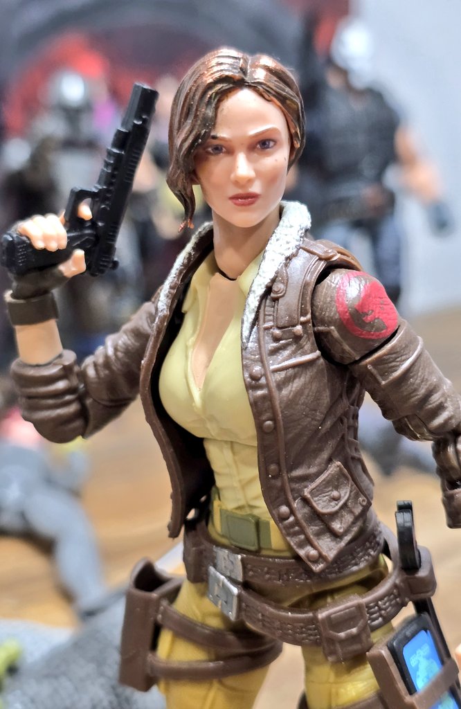 Mr_O1230's tweet photo. Before we got Retro Cover Girl, this was my head swapped version. I used the Snake Eyes movie Scarlett head sculpt. I always preferred the brunette and bomber jacket look.
#Hasbro #Classified #GIJoe #YoJoe https://t.co/80Cy9GhShn