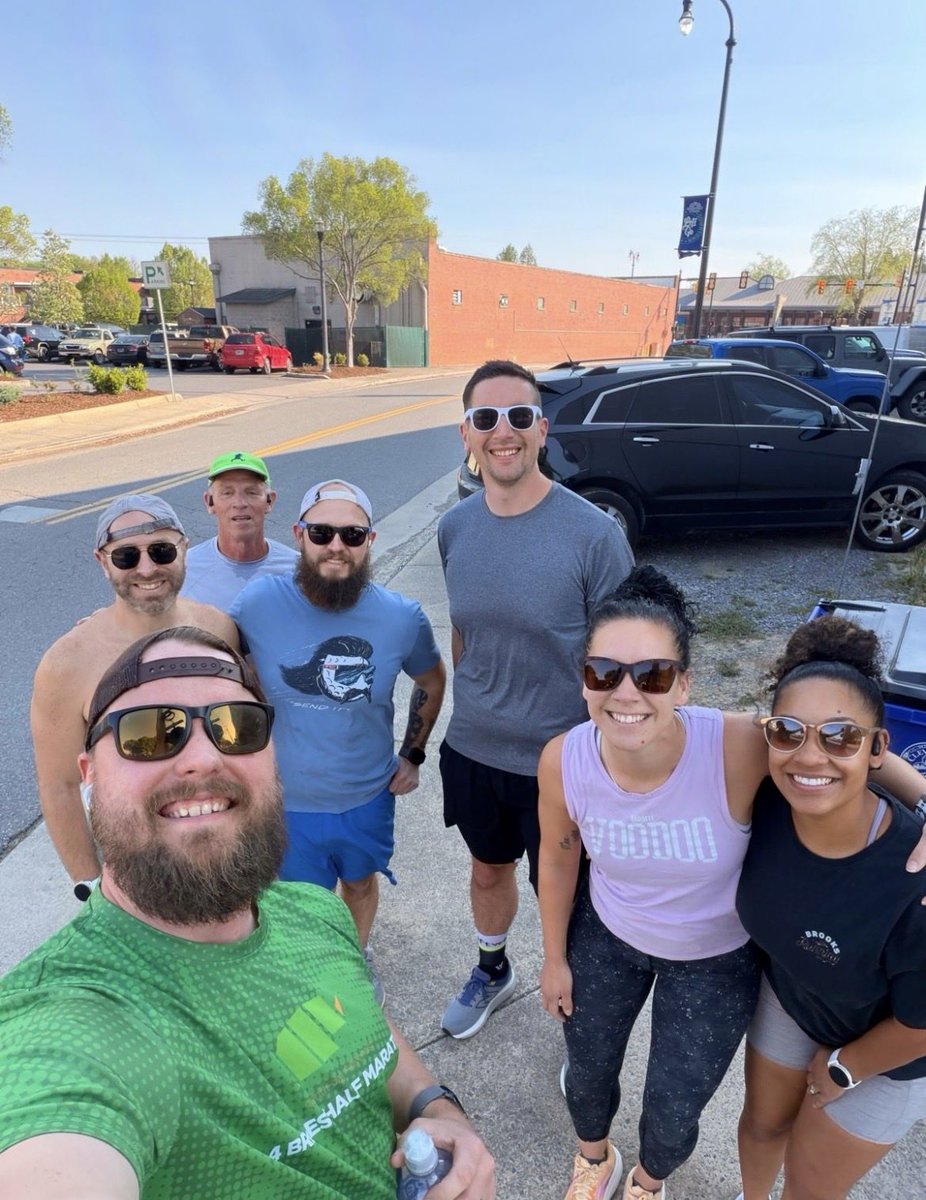 TheRunningBro's tweet photo. Great people and great splits 

What else is there in life? https://t.co/vM98eKzeas