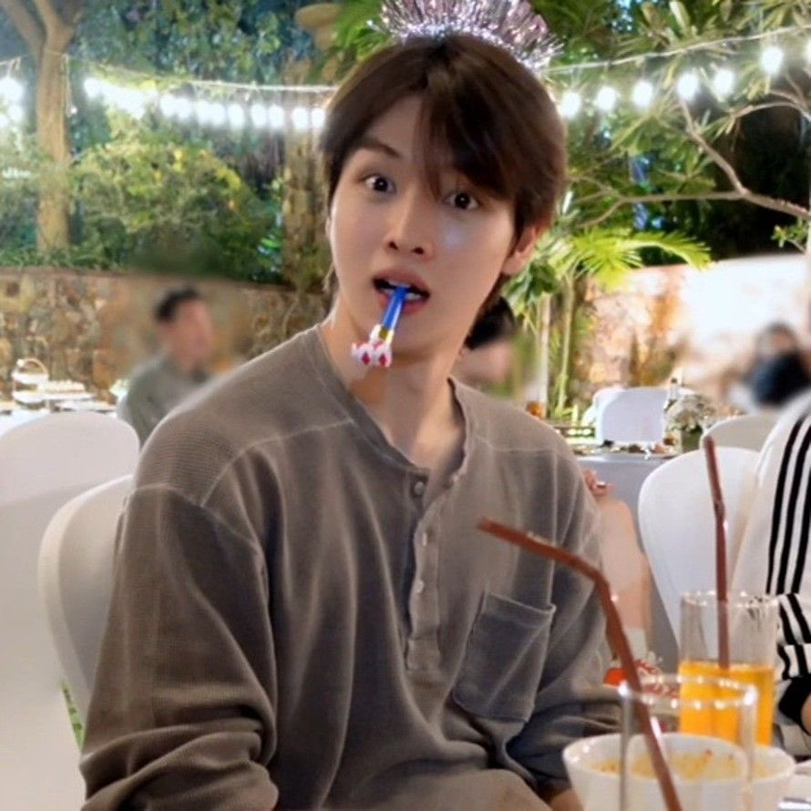 alexa is missing mark lee 🥞🪽 tweet media