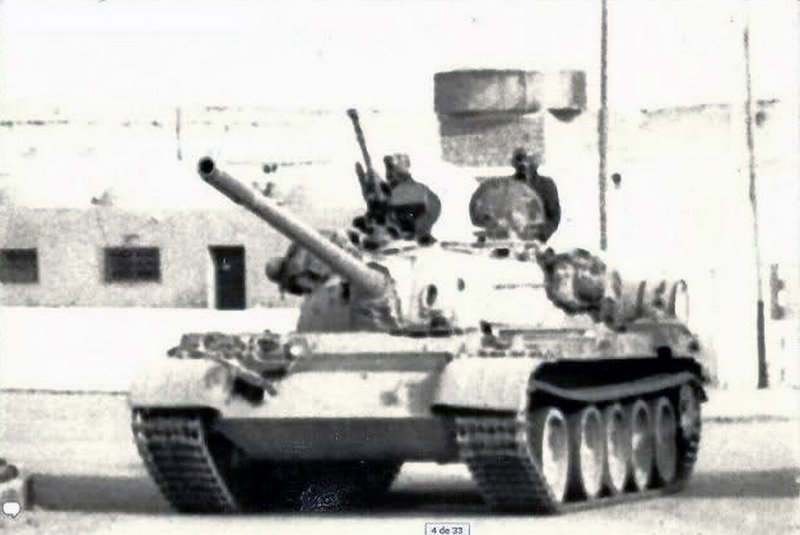 KOMARMIES's tweet image. #Backtothepast Royal Moroccan Armes Forces 🇲🇦 Rare footage of MAF T-54A Main Battle #Tank.

T-54A #tanks used by the MAF 🇲🇦 were introduced into service in 1962. At that time, they were allocated among four tank units : 

- 1st GEB based in #Rabat 
- 2nd GEB in #Errachidia
- 3rd