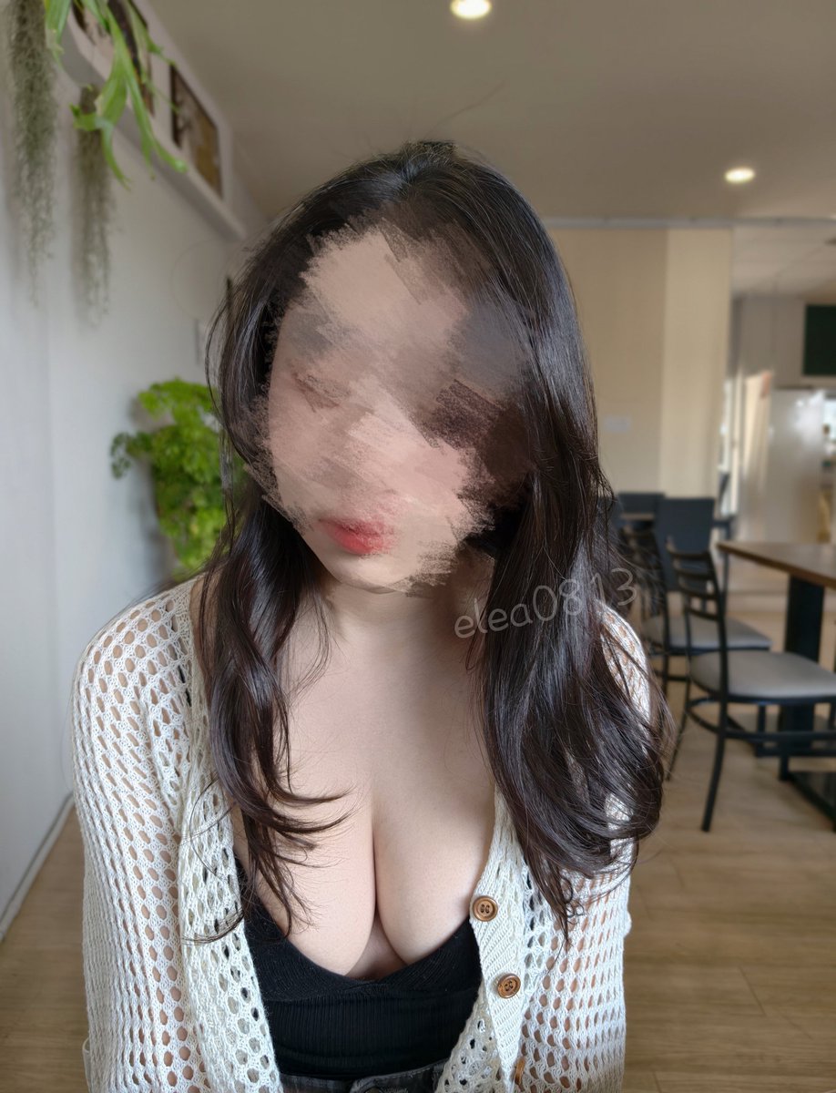 Elea0813's tweet image. 又來跑咖囉，今天保守一點🙃

#ootd #coffee