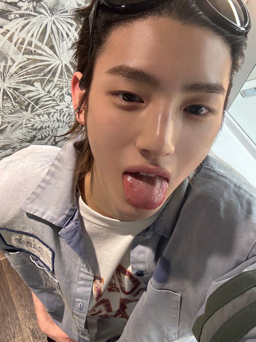 Yapyephm's tweet photo. Bacolin dia asik bgt asli, banyak bahan wkwk suka foto melet kaya perek https://t.co/qJ5bRHPycH