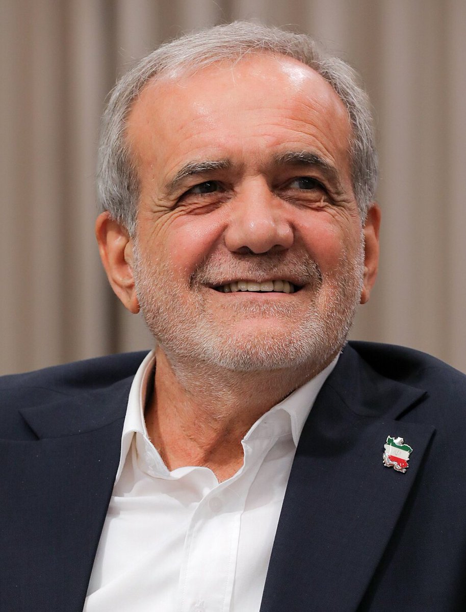 Nasimmmo's tweet photo. چهل روز تمام بدترين هجمه ها رو تحمل كردي
جونتو گرفتي كف دستت اومدي كنار ما تو خيابون
نذاشتي كمبود هيچي رو حس كنيم
بهترين دوستات و مرادتو از دست دادي خم به ابرو نياوردي
مرسي كه كنار ما بودي 
اسمت تو تاريخ جاودانه شد 
دكتر مسعود پزشكيان رياست محترم جمهور❤️ https://t.co/kHVaiI9Sq7