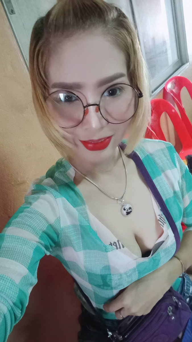 นคร tweet media