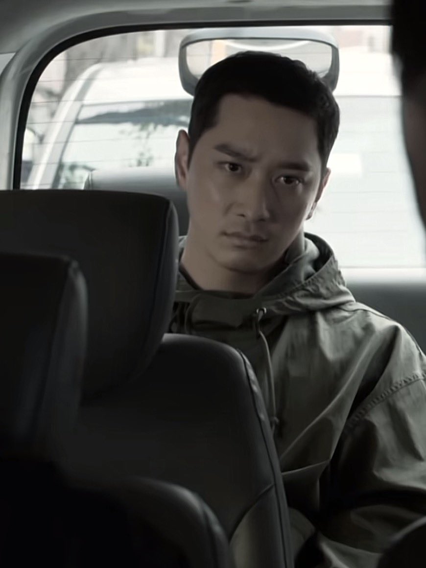 sari🐻🍌 💜 chantics tweet media