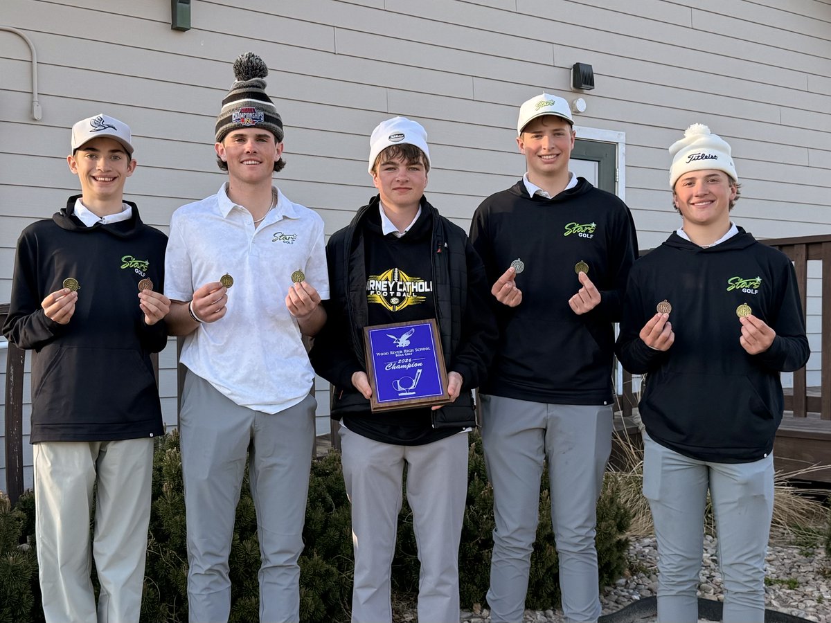 GolfKCStars's tweet photo. The boys battled the wind and the cold today at the Wood River Invite at Centura Hills. All 5 medaled and the team took 1st place. #gostars https://t.co/3b4Fk9rRqV