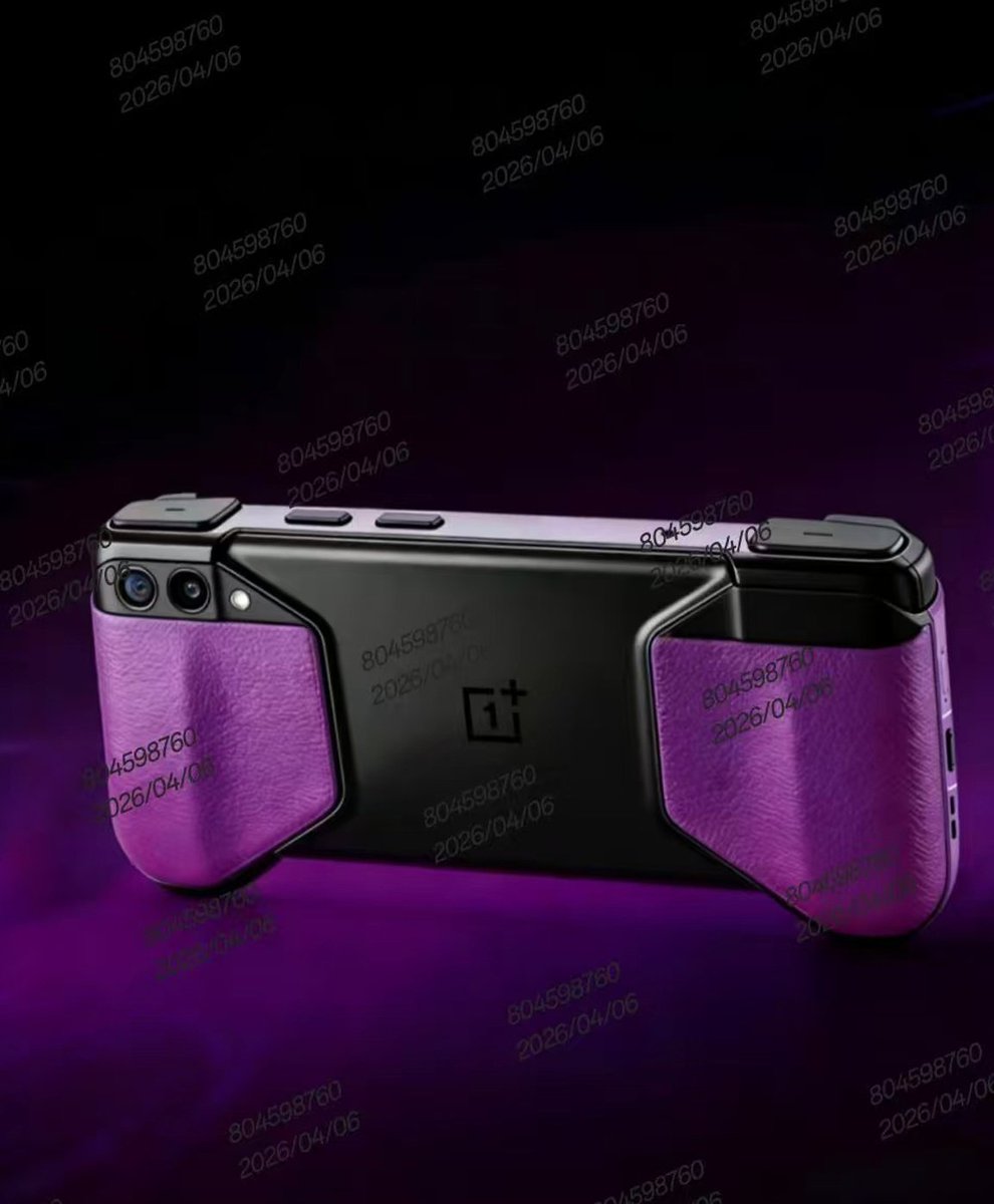 yabhishekhd's tweet image. OnePlus to enter gaming handheld category 👀

This is the first look of OnePlus’s first gaming handheld.

• Squarish design
• Rear camera present

Image is shared by DCS on Weibo.

Bald Panda yesterday also posted on Weibo that it will have:
• 8-inch display
• MediaTek