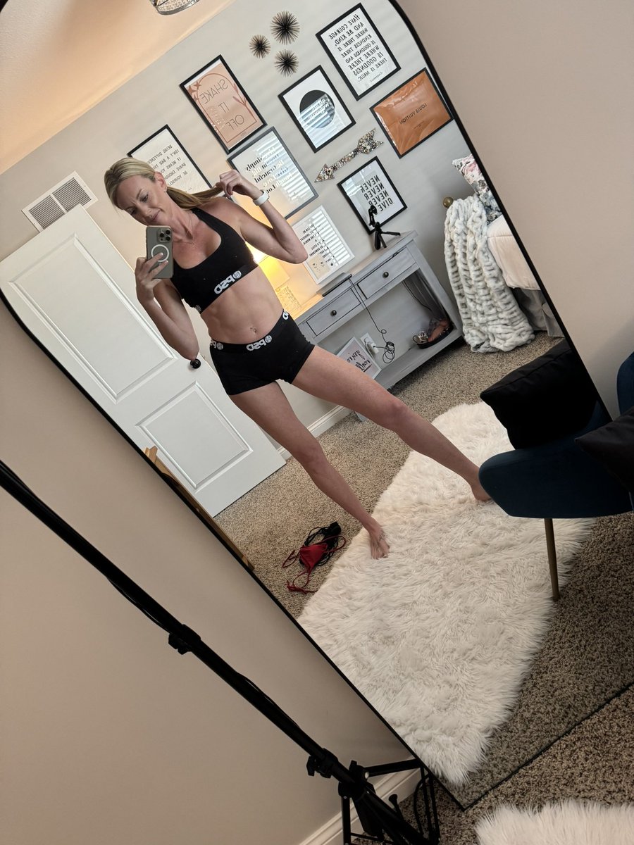 TallGirlAlli - Alli Skye ✈️Las Vegas 4/22-4/28 tweet media