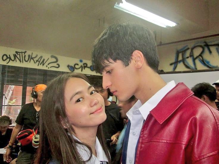 flat_white_☕ tweet media