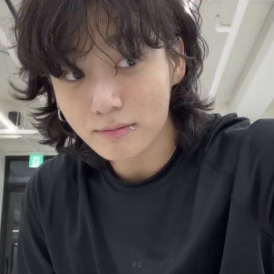 Lise⁷ streaming Killin’ It Girl• ⟭⟬❃ tweet media