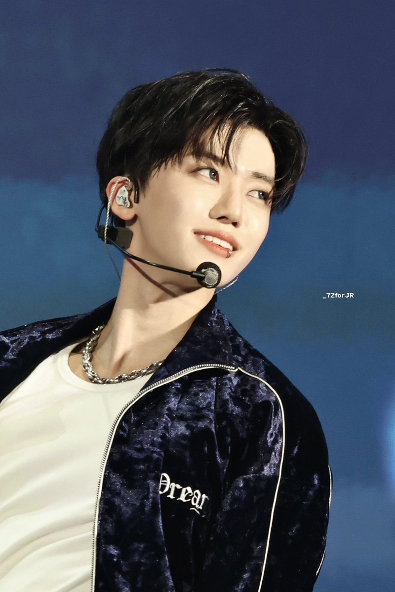 _72forJR tweet media