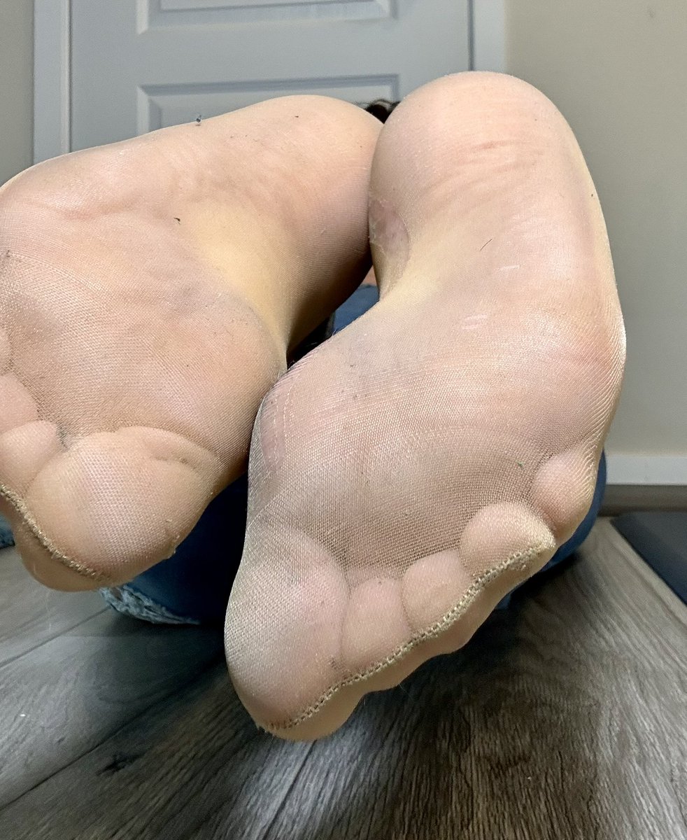 My feet got so hot and sweaty at work that I could smell them as soon as I took off my shoes. Retweet if your dick gets hard sniffing stinky feet.