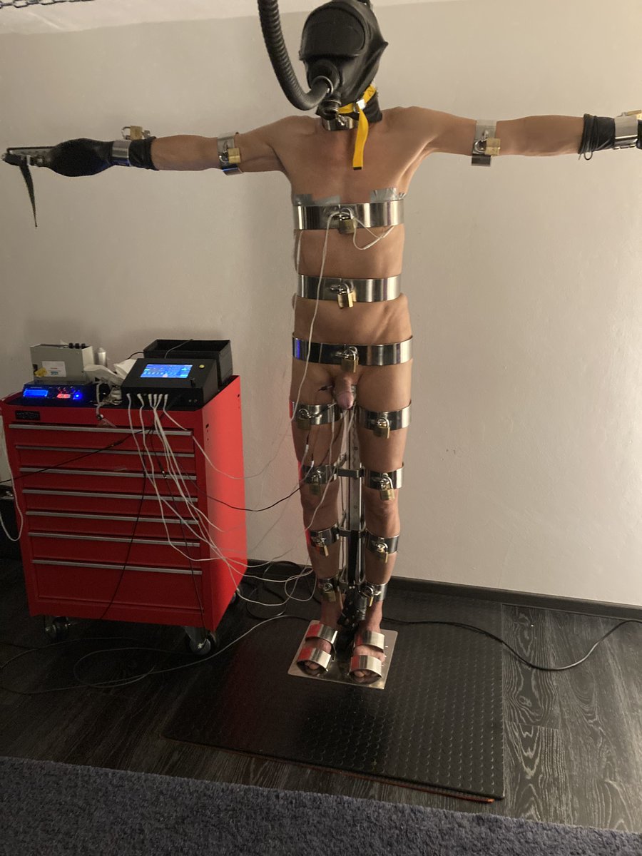 Bondagefan70 tweet media