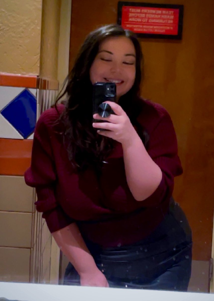 ryland_glaze's tweet image. okay fine we’ll save the world but we’re bringing our whimsy #phmselfieday #phmsd