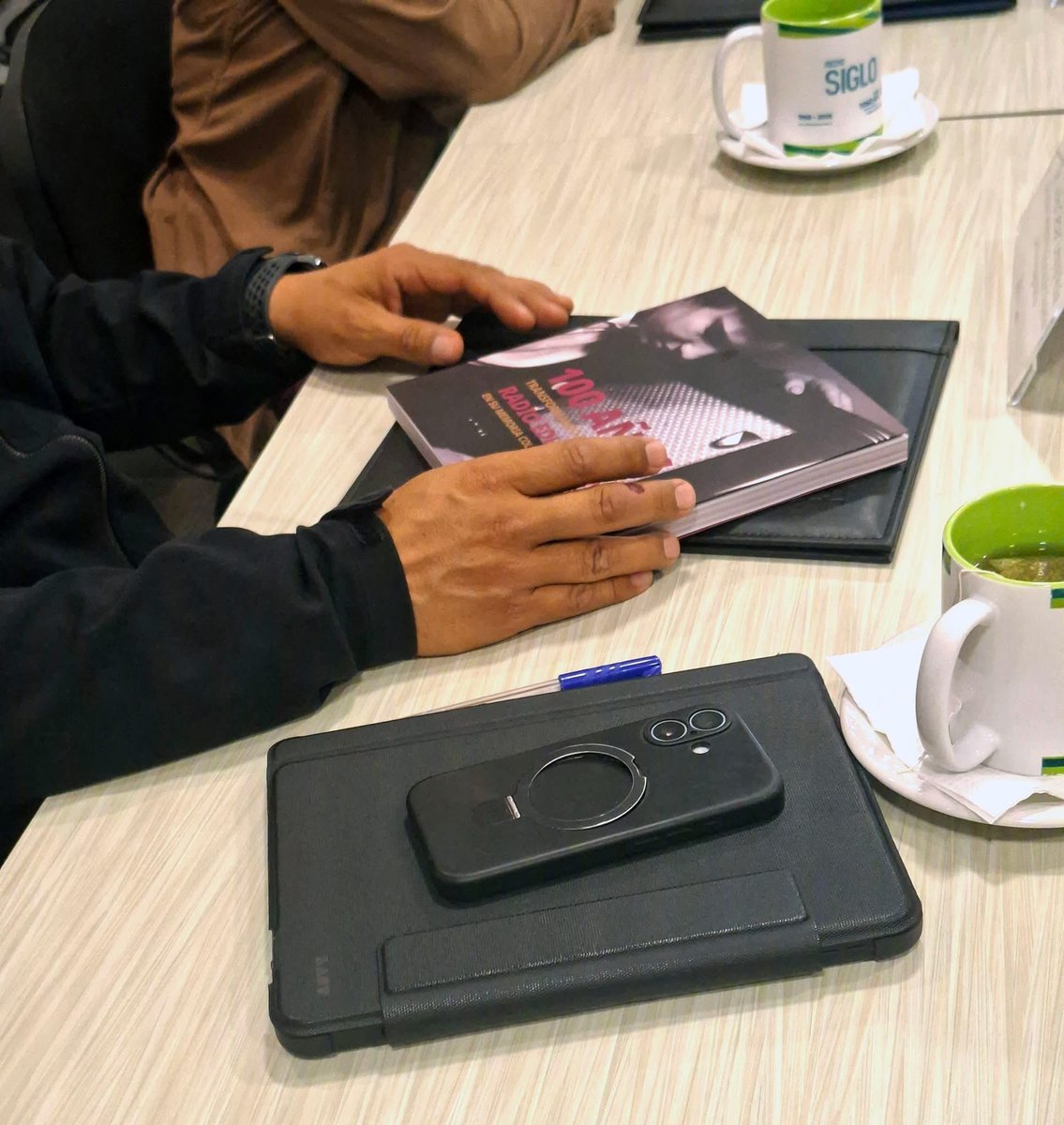 Somos Normalistas tweet media