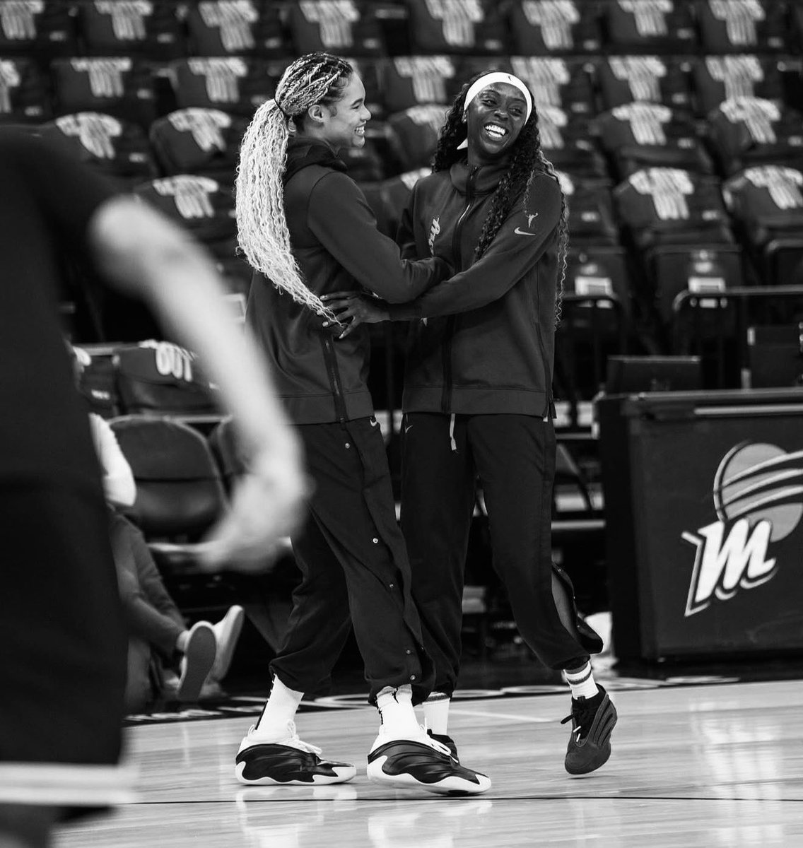 Jules CLOSED tweet media