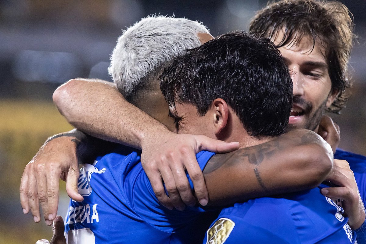 Vaaaaaamos!!! 

Vitória de grupo!!! 💪🏼💪🏼