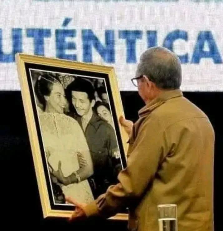 "Me puse un nuevo uniforme de guerrillero y me fui a la boda con Vilma... lo mejor y más lindo que hice en toda mi vida".
#VilmaVive #PinardelRío #CubaEstáFirme