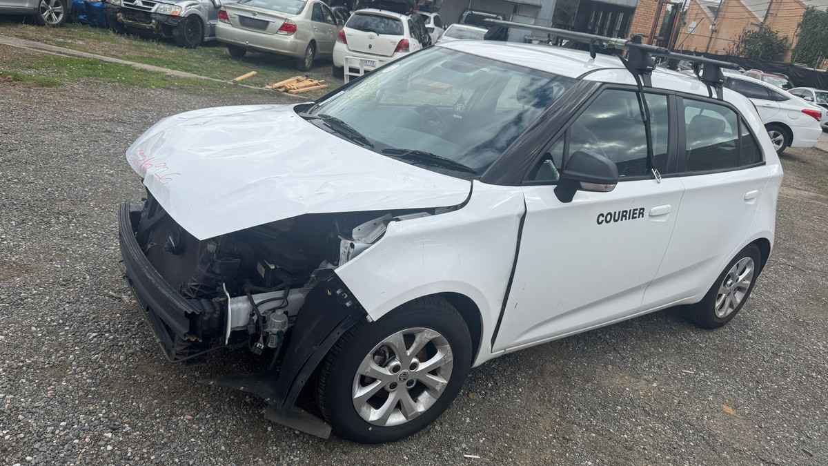 parts49765's tweet image. Now Wrecking: White 2021 MG3 — 5-door hatchback, automatic, 1.5L petrol, 106,958 km. VIN LSJZ14U92MS027942. Parts available now: wix.to/lD2EFna #NowWrecking #MG3 #CarParts