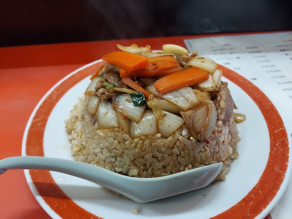 samugari48's tweet photo. 幸園　
五目焼き飯　600円
このボリュームでちゃっかり美味い❗玉ねぎのパンチが癖になる❗ https://t.co/yM3KUrj3dV