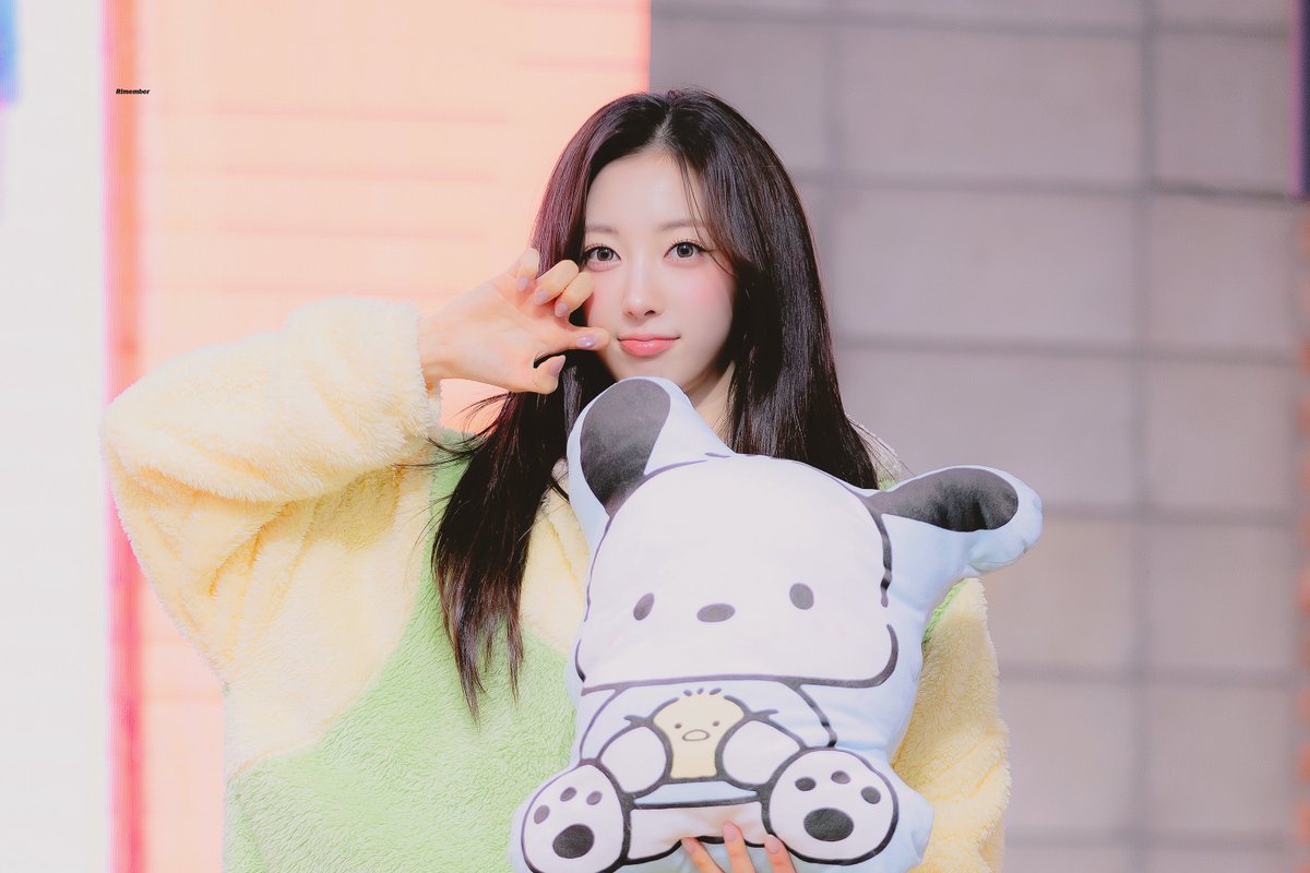 260405

#하이키 #리이나
#H1KEY #RIINA