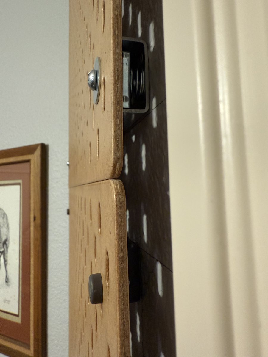 marshallrichrds's tweet image. pro tip: shallow unistrut is the same depth as the included Ikea Skadis pegboard bracket, you can use it to add more support since they only include one bracket for some messed up reason.