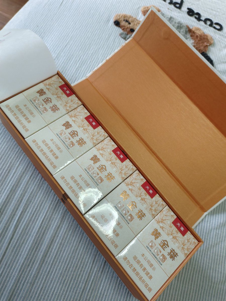 FengshuiZhang's tweet photo. 收到客户回礼发个帖子本人批八字，看香，看前世纠缠，财运，婚姻，感情，学业，测字，婴儿起名，公司起名。补财库，净宅，斩桃花，搭阴桥通灵，阴宅，阳宅，吓着，还人，虚病，财运，转运，学业，事业，建财库，净住宅，求子，破小人，化解太岁，各种符等等 https://t.co/IA11eAEePC