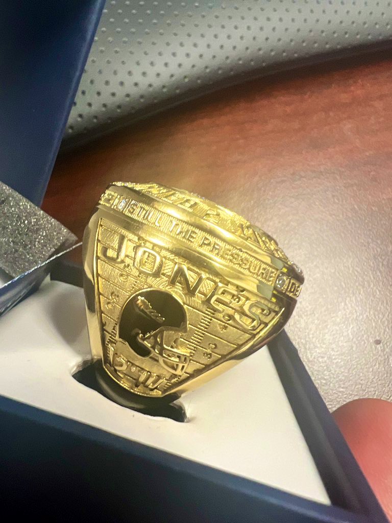 Emmett Jones tweet media