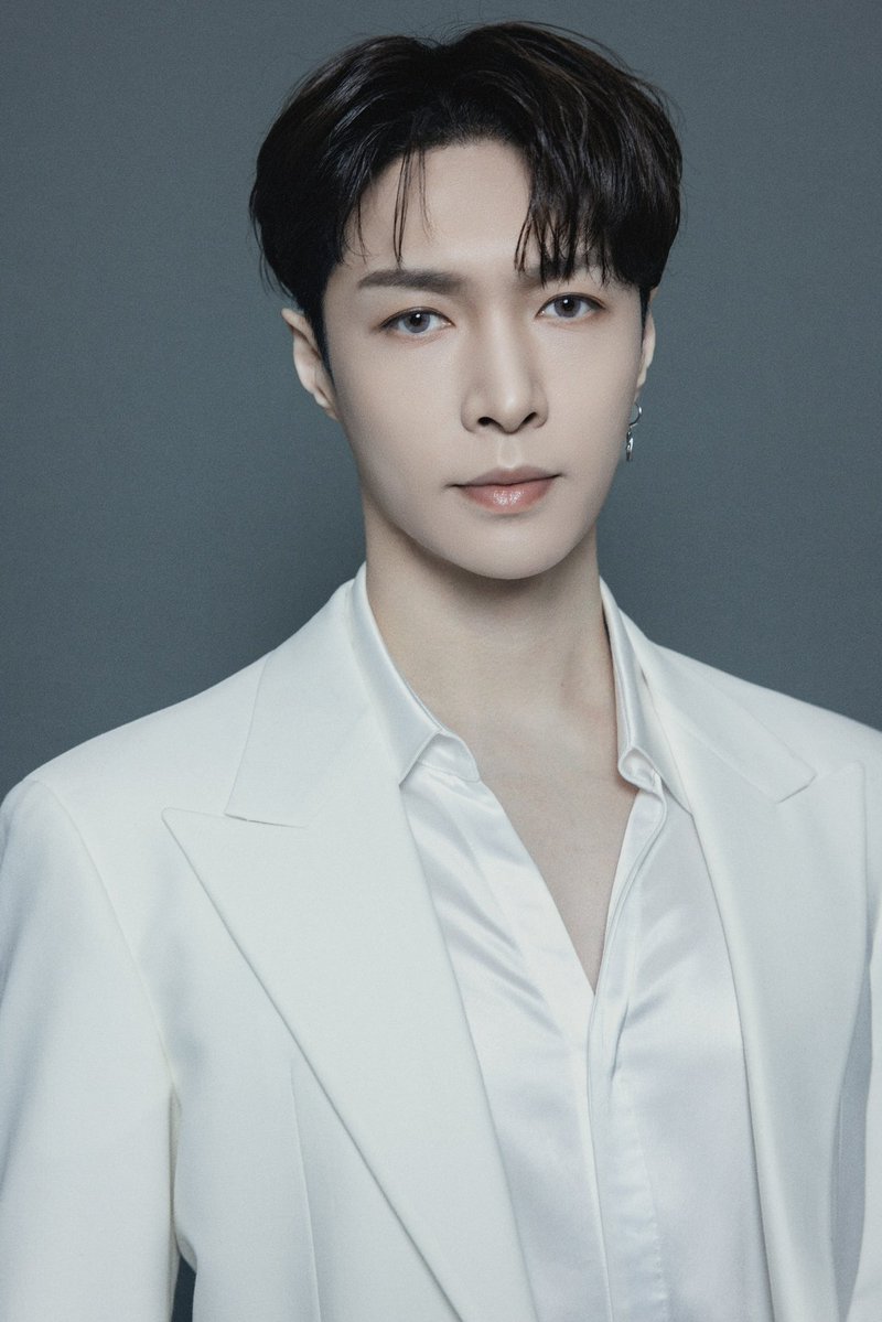 Lay Zhang Studio tweet media