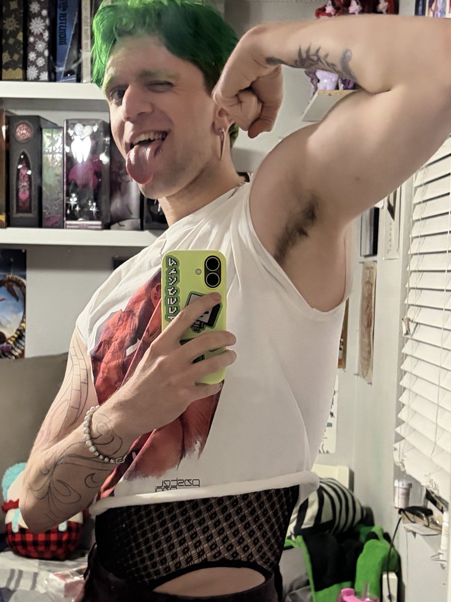 lowkeydisturbed's tweet photo. Rave fit coming together https://t.co/soINCH2SKY