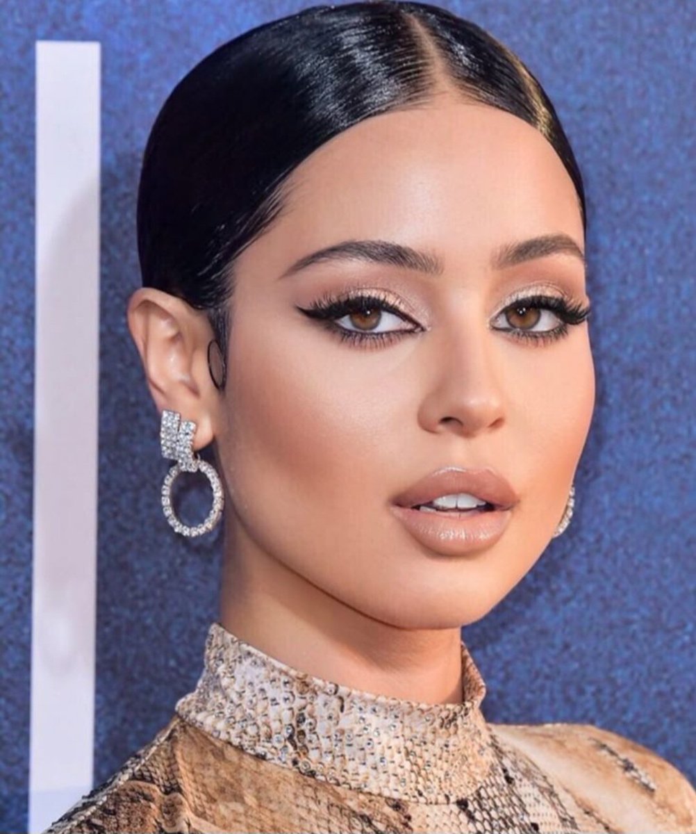 melo_jz's tweet image. The way she can do both soft girl and baddie is crazyyyyyy ✨️
#Euphoria #AlexaDemie