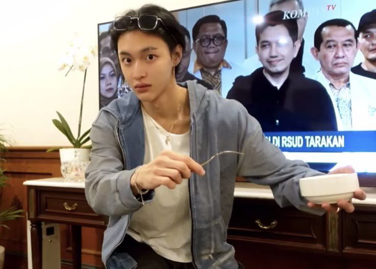 ann de lyingcunt tweet media