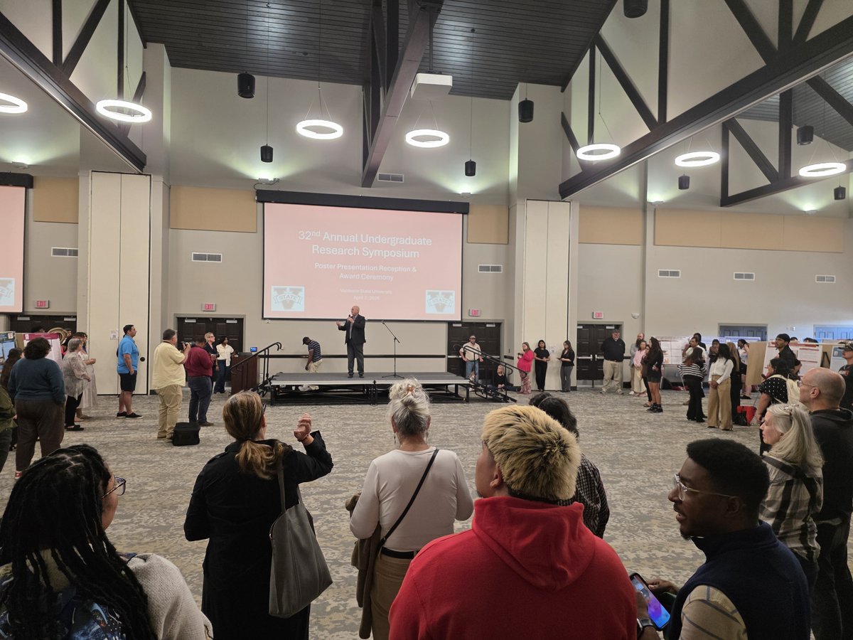 MCL_VSU's tweet photo. Congratulations to all Modern &amp; Classical Languages students who presented on of the Undergraduate Research Poster Symposium!

👏 Please join us in congratulating Britany Molton, an online Spanish for Professionals student, who earned third place in the Humanities category. https://t.co/B3QVriW9R5