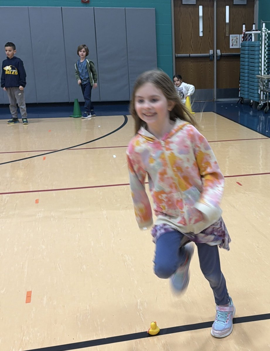 BoPhillips10's tweet image. Duck Twins was a lot of fun for K-2 @candypeguy #rubberducks #physed #D59PE @D59SaltCreek @MrsMetcalf_PE