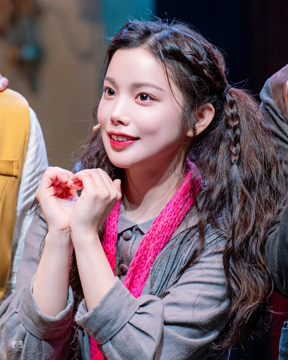 𝕐𝕆𝕄𝕀 ℙ𝕀ℂ tweet media